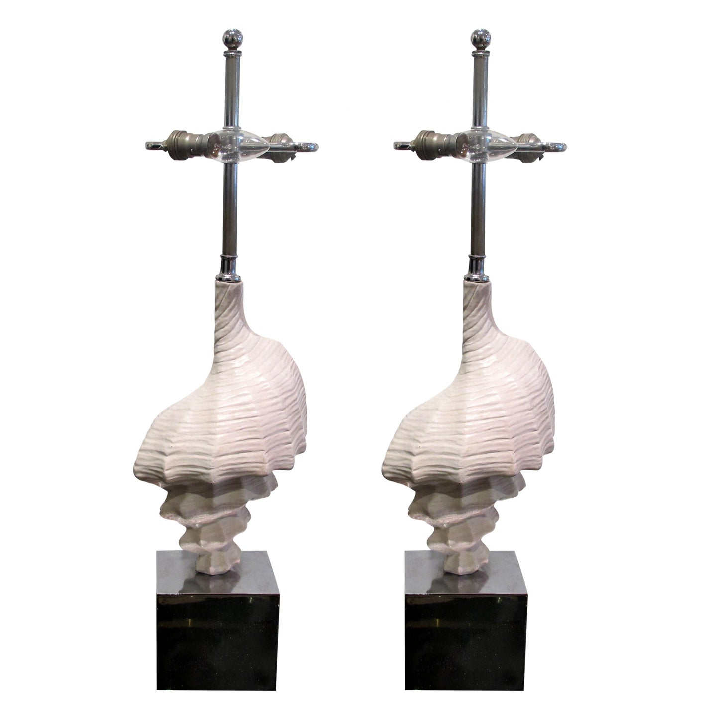 North American 1960s Pair of Conch Shell Table Lamps on a Plinth