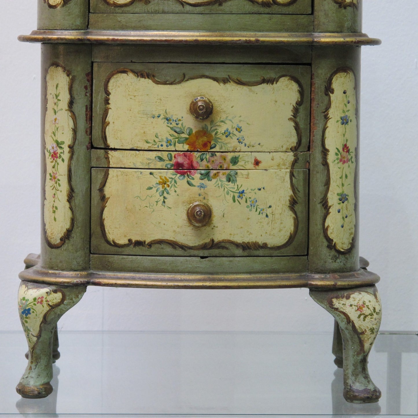 Venetian Chest of Drawers