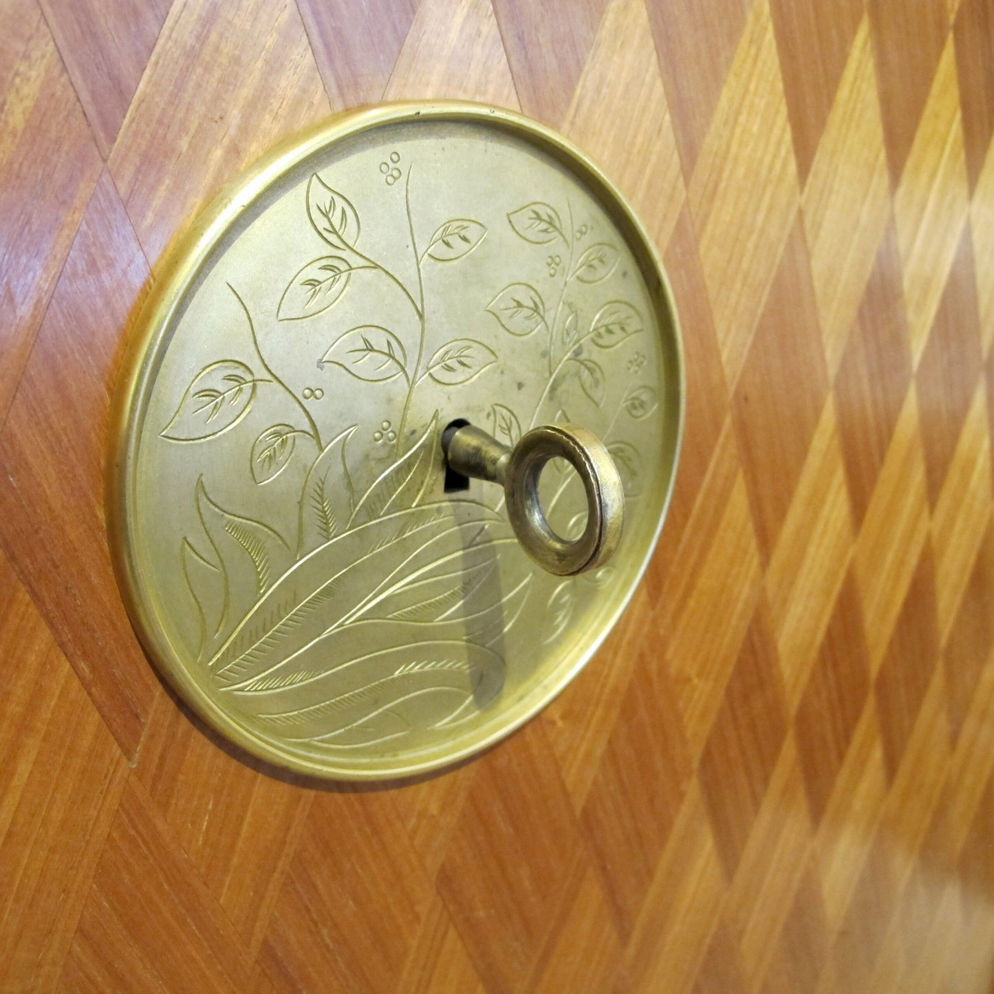 Exceptional Art Deco Cabinet Secrétaire Attributed to Jules Leleu with Bronze Ornaments, French