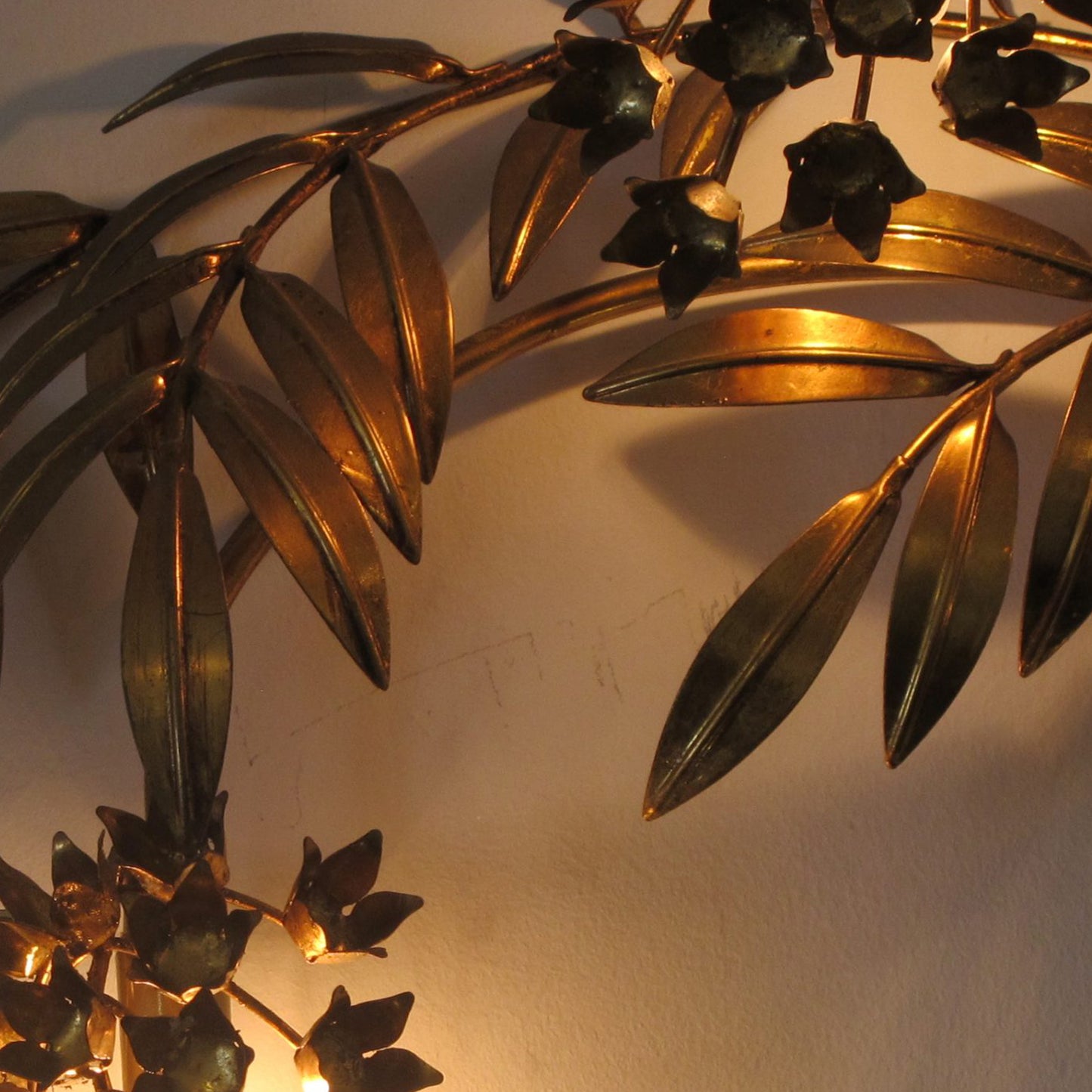 1960s, German Gilt metal Wisteria Wall Light, Model “Pioggia d'Ore” by Hans Kögl